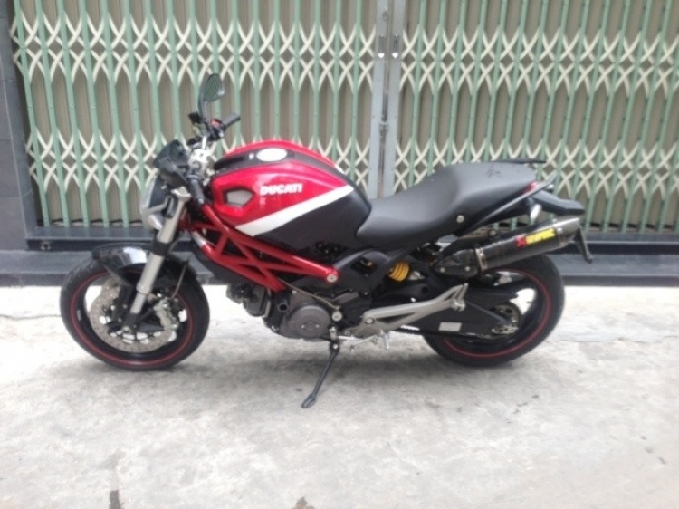 Bán xe: DUCATI Monster ( chợ xe máy em ko đăng bài được , nếu sai chổ mod move dùm em)