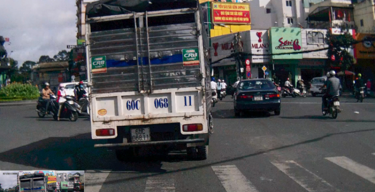 Chuyện Đi và Dừng ở vạch dừng trong giao lộ/vòng xoay.