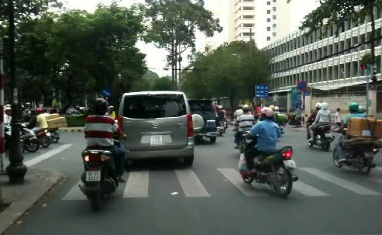 Chuyện Đi và Dừng ở vạch dừng trong giao lộ/vòng xoay. Chuyện Đi và Dừng ở vạch dừng trong giao lộ/vòng xoay.