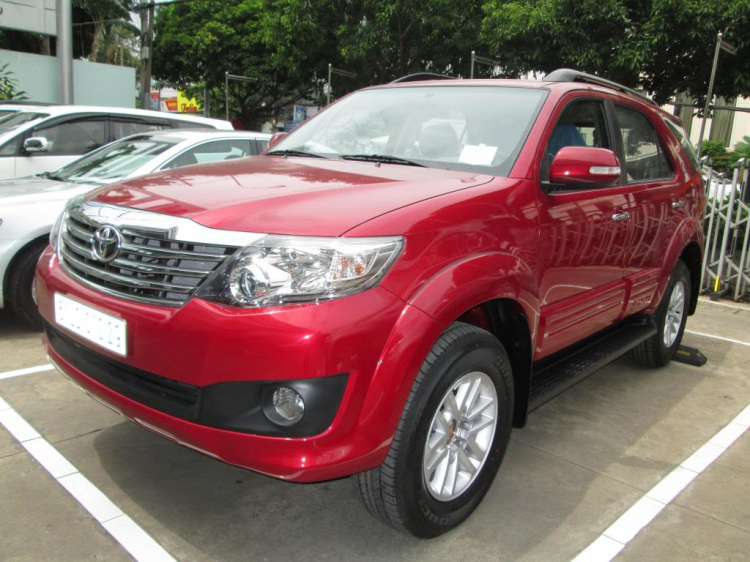 XE FORTUNER 2013 SƠN MÀU ĐỎ