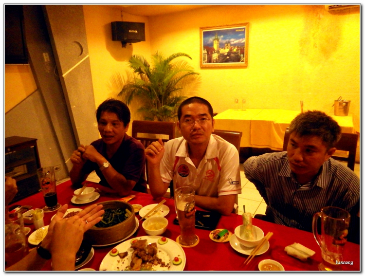 Họp mặt thứ 2 đầu tuần cùng các thành viên "máu nhiễm bùn" Họp mặt thứ 2 đầu tuần cùng các thành viên "máu nhiễm bùn"