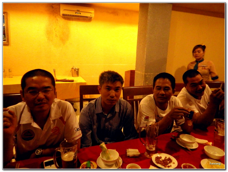 Họp mặt thứ 2 đầu tuần cùng các thành viên "máu nhiễm bùn" Họp mặt thứ 2 đầu tuần cùng các thành viên "máu nhiễm bùn"
