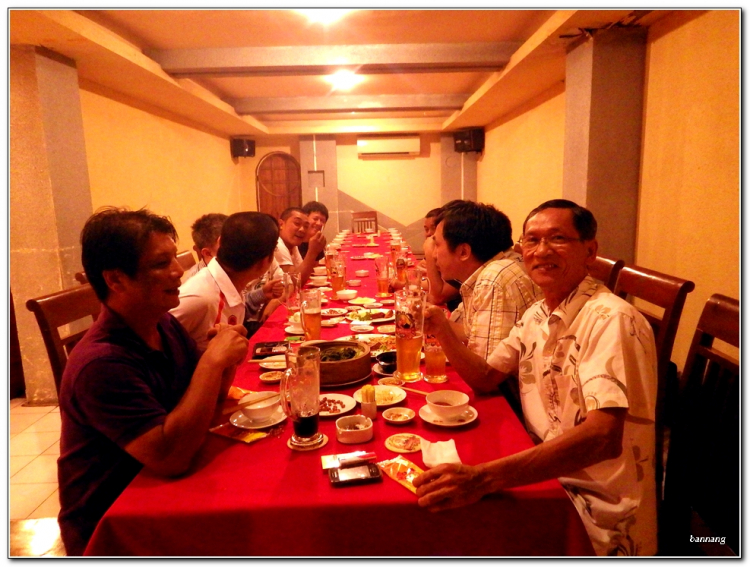Họp mặt thứ 2 đầu tuần cùng các thành viên "máu nhiễm bùn" Họp mặt thứ 2 đầu tuần cùng các thành viên "máu nhiễm bùn"