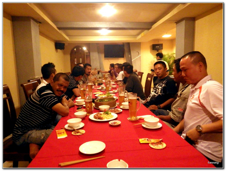 Họp mặt thứ 2 đầu tuần cùng các thành viên "máu nhiễm bùn" Họp mặt thứ 2 đầu tuần cùng các thành viên "máu nhiễm bùn"