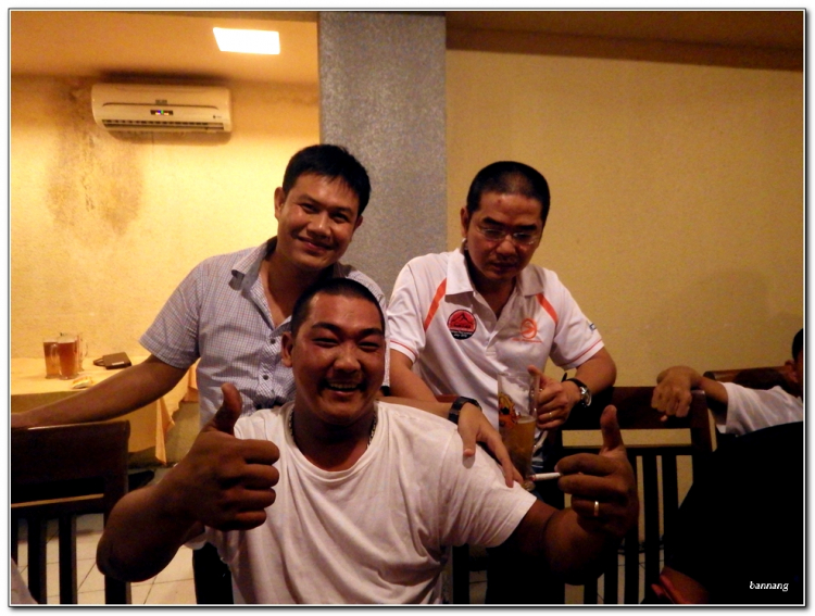 Họp mặt thứ 2 đầu tuần cùng các thành viên "máu nhiễm bùn" Họp mặt thứ 2 đầu tuần cùng các thành viên "máu nhiễm bùn"