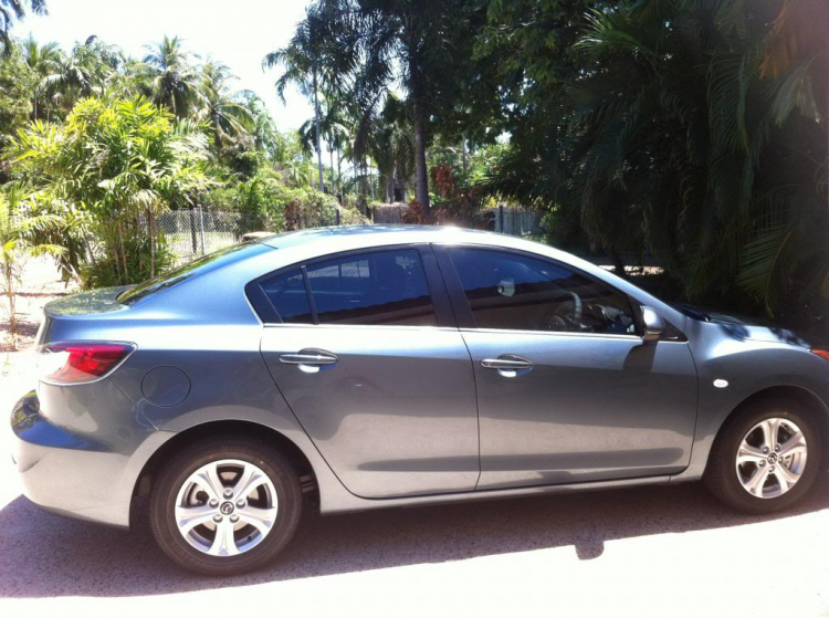 Mazda 3 hay Honda Civic 2013