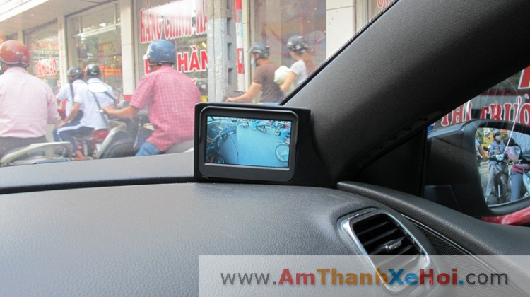 các bác cho em hỏi về camera lùi trên civic 2012