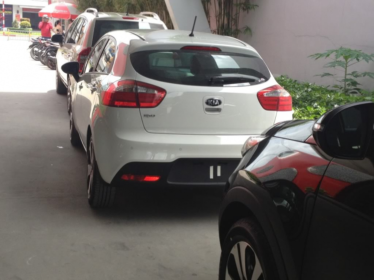 Cho em hỏi về rio hatchback 2013 Cho em hỏi về rio hatchback 2013