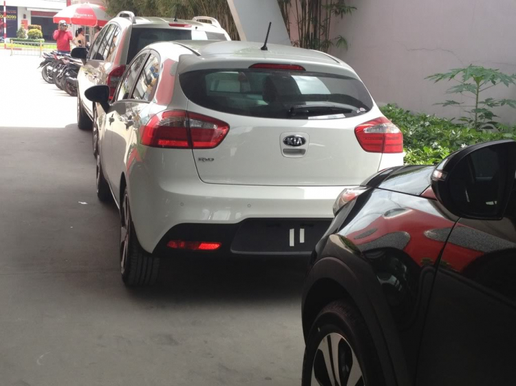 Cho em hỏi về rio hatchback 2013