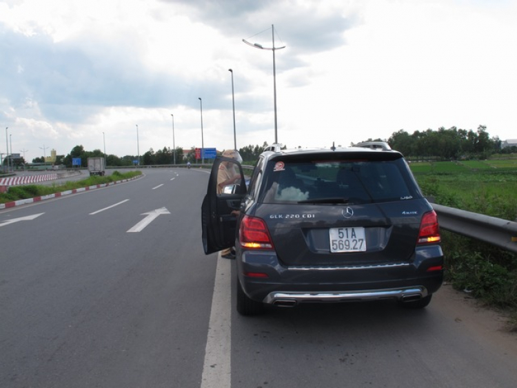 PS ảnh: cần hay không cần bật xi nhan khi phương tiện đang lưu thông trên đường cong? (up) PS ảnh: cần hay không cần bật xi nhan khi phương tiện đang lưu thông trên đường cong? (up)