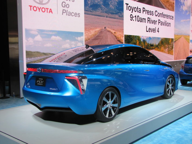 Toyota FCV: chỉ phù hợp với Nhật Bản