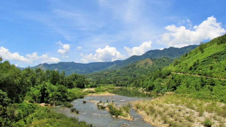 Chuyến du lịch hè 2014 biển và núi của nhà em. Chuyến du lịch hè 2014 biển và núi của nhà em.