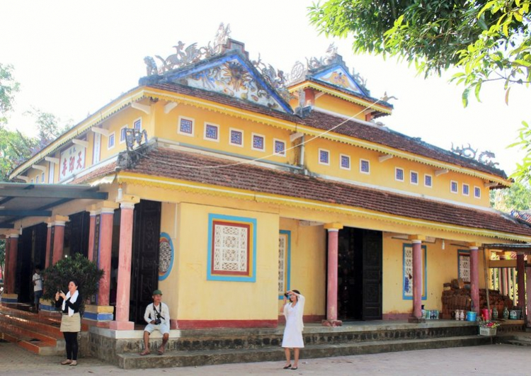Chuyến du lịch hè 2014 biển và núi của nhà em. Chuyến du lịch hè 2014 biển và núi của nhà em.