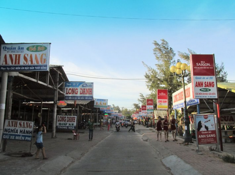 Chuyến du lịch hè 2014 biển và núi của nhà em. Chuyến du lịch hè 2014 biển và núi của nhà em.