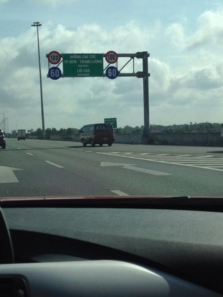 Cao tốc Sài Gòn - Trung Lương cho chạy 2 làn 100 km/h Cao tốc Sài Gòn - Trung Lương cho chạy 2 làn 100 km/h