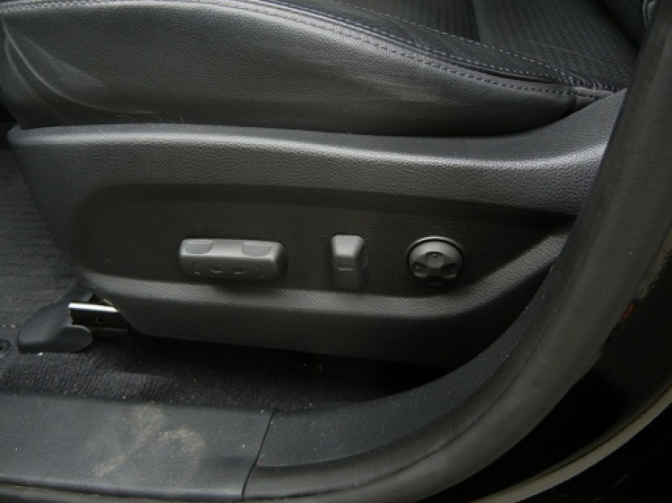 Xe Hyundai Santafe 2013 Phiên Bản Đặc Biệt (Full Option) của HTC đây các bác ơi Xe Hyundai Santafe 2013 Phiên Bản Đặc Biệt (Full Option) của HTC đây các bác ơi