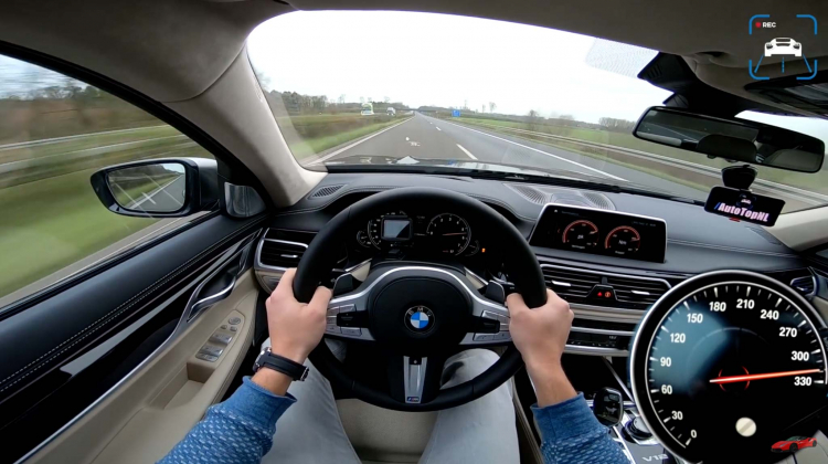 [Video] BMW M760Li đạt tốc độ hơn 320 km/h trên Autobahn