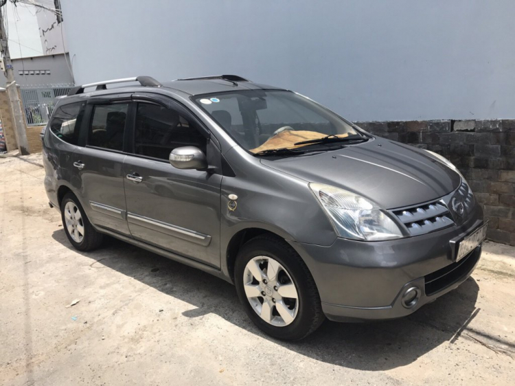 Tìm ace chơi xe Nissan Grand Livina