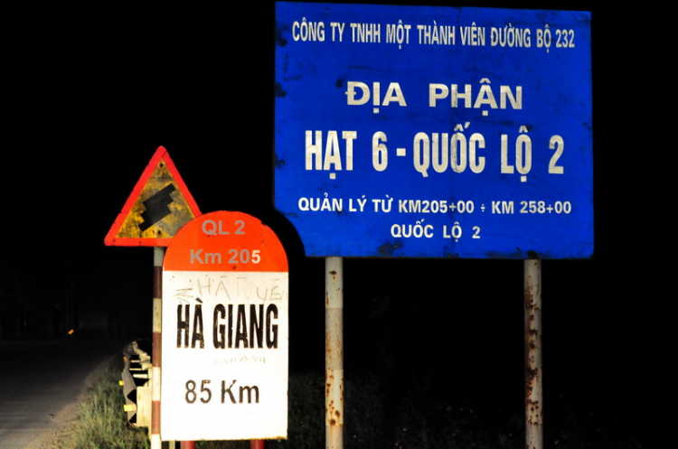 Lâu lâu về xóm quấy rầy tí xíu... Lâu lâu về xóm quấy rầy tí xíu...