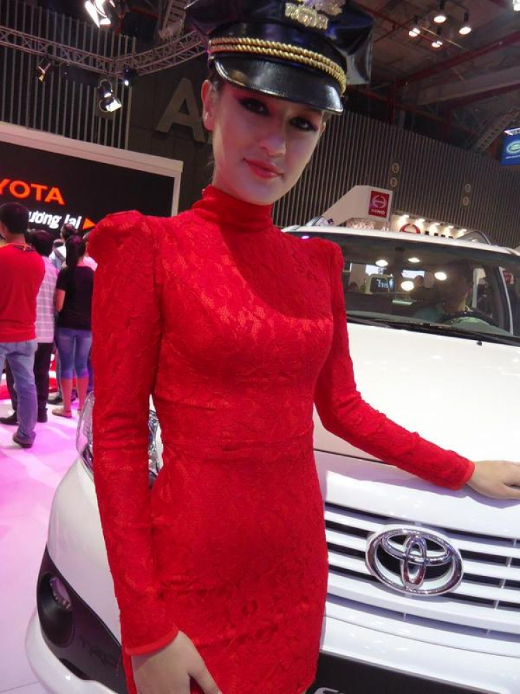 Mẫu ngoại nổi bật tại Vietnam Motor Show 2013