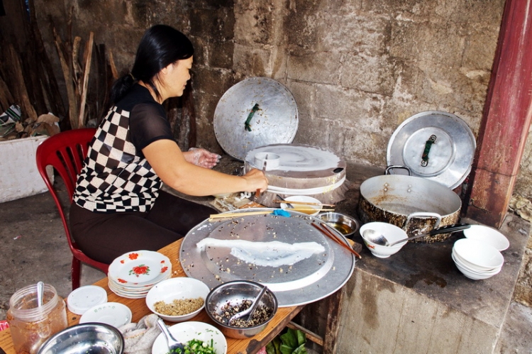 Lâu lâu về xóm quấy rầy tí xíu... Lâu lâu về xóm quấy rầy tí xíu...