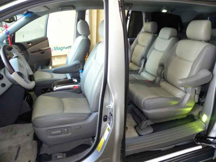 Tự hào là chiếc TOYOTA SIENNA LE duy nhất VN lắp và độ nhiều đồ chơi ! Tự hào là chiếc TOYOTA SIENNA LE duy nhất VN lắp và độ nhiều đồ chơi !