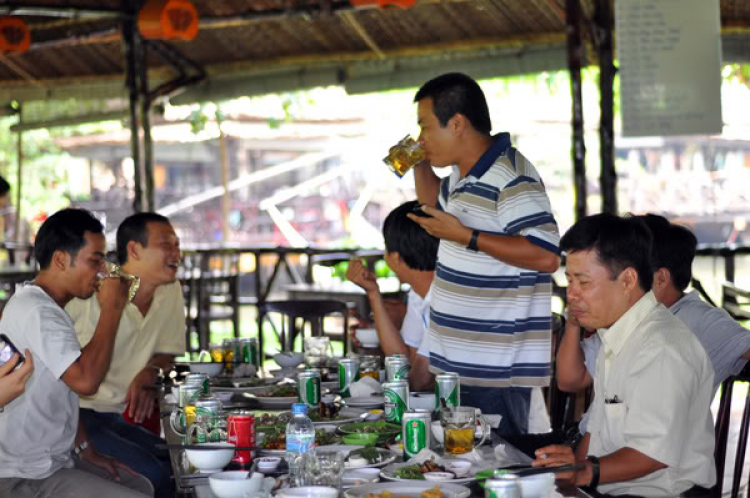 ACCORD CLUB  -  TÔI  CẦN .....HELP   ME  !