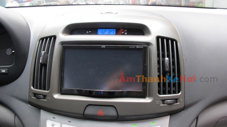 Thanh lí đầu DVD cho Hyundai Elantra 2013