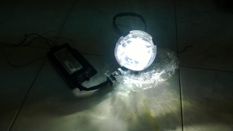 Em thanh lí đồi đèn gầm led độ dùng được cho các xe Altis, Camry, Innova 2012.