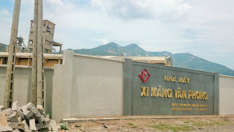 Chuyến du lịch hè 2014 biển và núi của nhà em. Chuyến du lịch hè 2014 biển và núi của nhà em.
