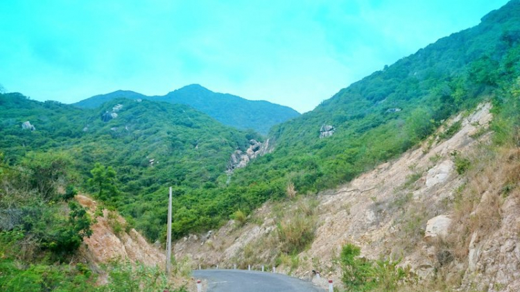 Chuyến du lịch hè 2014 biển và núi của nhà em. Chuyến du lịch hè 2014 biển và núi của nhà em.