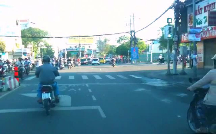 Chú ý vạch kẻ đường trên Trần Quang Khải Chú ý vạch kẻ đường trên Trần Quang Khải