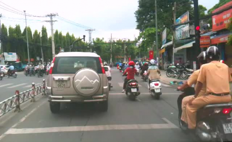 Chú ý vạch kẻ đường trên Trần Quang Khải Chú ý vạch kẻ đường trên Trần Quang Khải