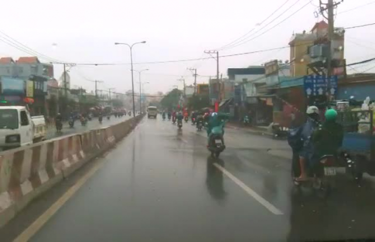 BIỂN BÁO PHÂN LÀN MỚI TRÊN QL 1K BIỂN BÁO PHÂN LÀN MỚI TRÊN QL 1K