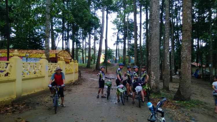 Xe đạp phượt Miền Tây mùa nước nổi - tham quan Cà Mau điểm cực Nam Tổ quốc Xe đạp phượt Miền Tây mùa nước nổi - tham quan Cà Mau điểm cực Nam Tổ quốc