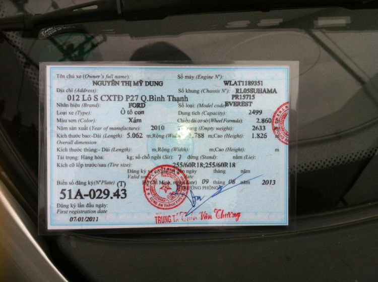 Các bác giúp em với, nó phang em roi chốn luôn