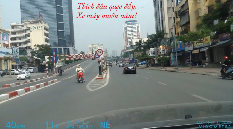 Video ý thức giao thông dân Thủ đô tệ thiệt.