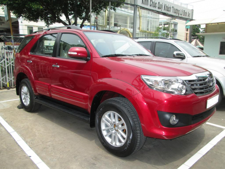 XE FORTUNER 2013 SƠN MÀU ĐỎ