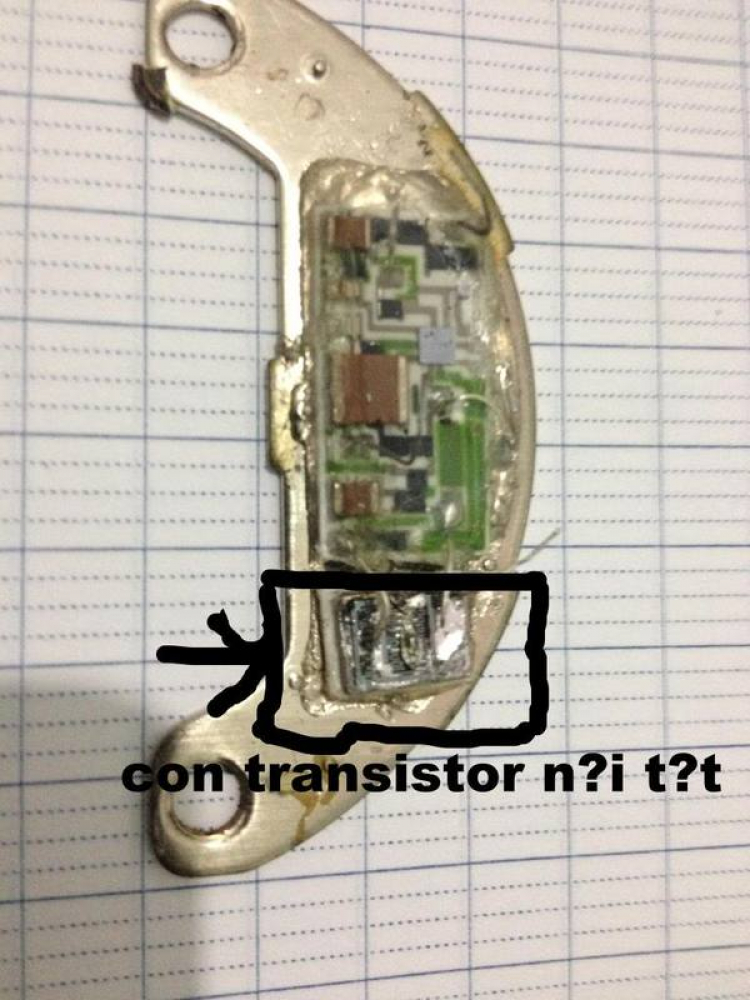 Các bác chỉ giúp e con delco của xe mazda Các bác chỉ giúp e con delco của xe mazda