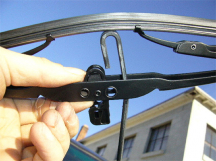 Gạt nước Forte bị nhảy Gạt nước Forte bị nhảy