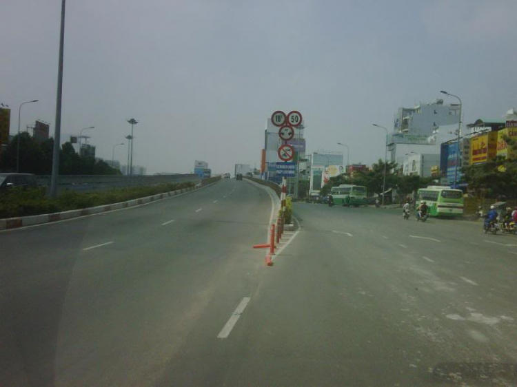 Chú ý cầu vượt  hàng xanh!