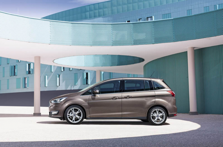 Ford C-Max facelift 2015 chính thức lộ diện