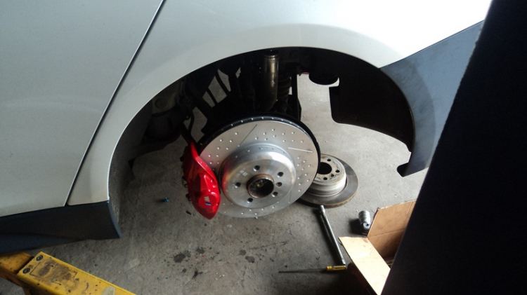 Xin báo giá BMW 320i & độ nhẹ vài thứ ... Xin báo giá BMW 320i & độ nhẹ vài thứ ...