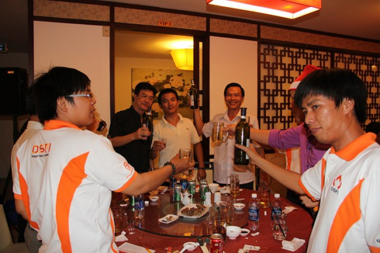 Năm nay các bác làm ăn thế nào? Có ọp Tất niên 2013 ko các bác? Năm nay các bác làm ăn thế nào? Có ọp Tất niên 2013 ko các bác?