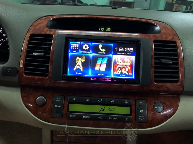 Camry với dàn âm thanh Khủng. Camry với dàn âm thanh Khủng.