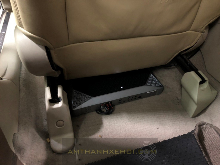 Camry với dàn âm thanh Khủng. Camry với dàn âm thanh Khủng.
