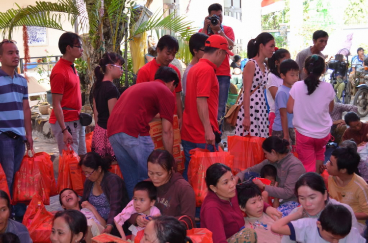 HÌnh ảnh chương trình từ thiện và đón năm mới 2014 tại Lagi HÌnh ảnh chương trình từ thiện và đón năm mới 2014 tại Lagi