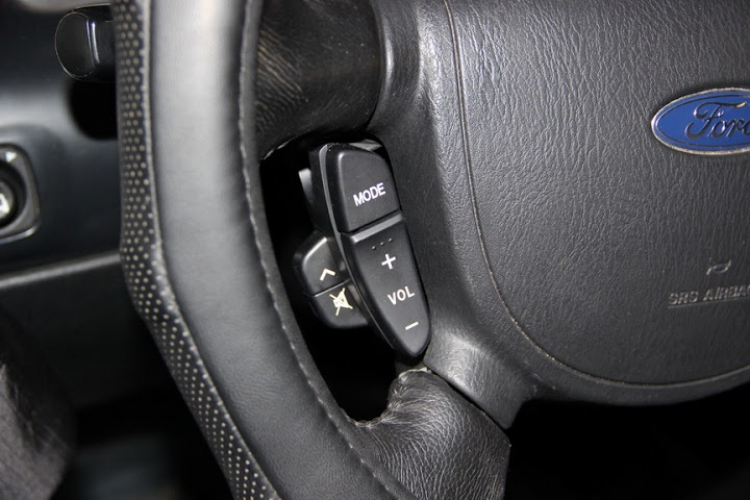 Điều chỉnh âm thanh vô lăng Ford Escape 2.3 (Steering control Switch )