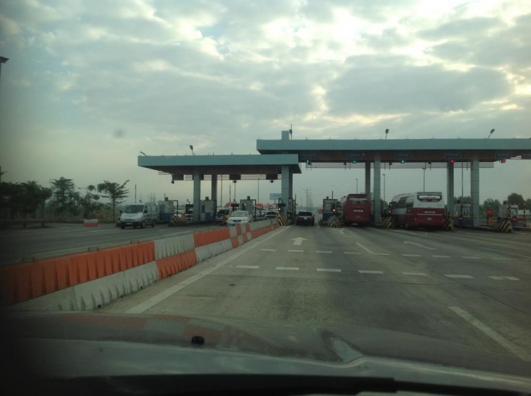 cao tốc trung lương kẹt hơn 2 km