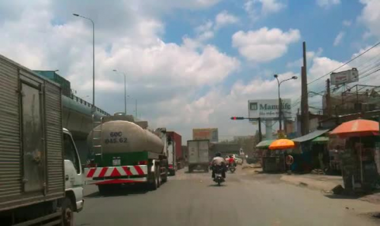 Đèn tín hiệu ở ngã 4 Vũng tàu bất hợp lý mà vẫn tồn tại Đèn tín hiệu ở ngã 4 Vũng tàu bất hợp lý mà vẫn tồn tại